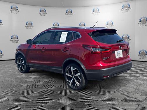 Scarlet Ember Pearl Metallic 2022 Nissan Rogue Sport SL
