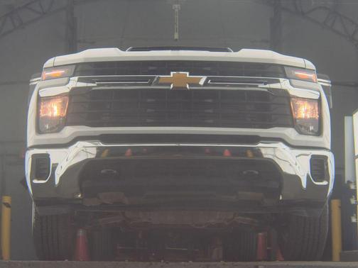 Summit White 2026 Chevrolet Silverado 2500 LT