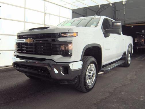 Summit White 2026 Chevrolet Silverado 2500 LT