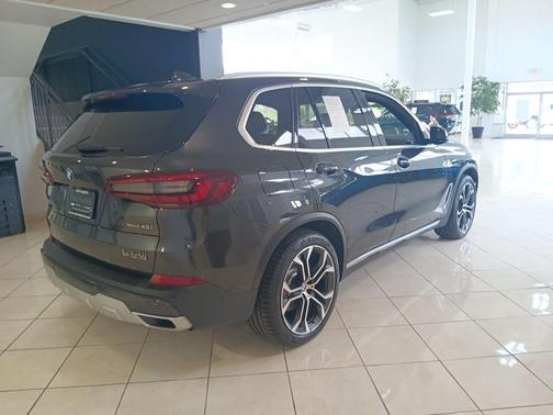Dark Graphite Metallic 2021 BMW X5 xDrive40i
