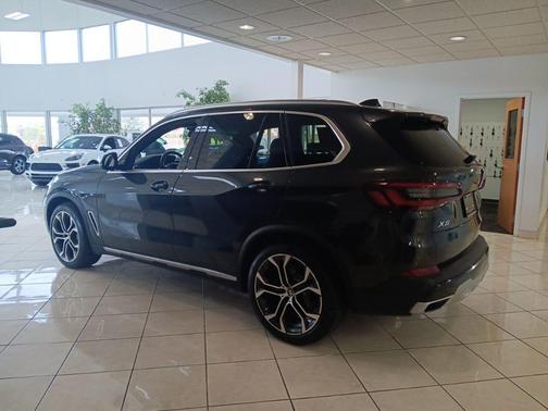 Dark Graphite Metallic 2021 BMW X5 xDrive40i