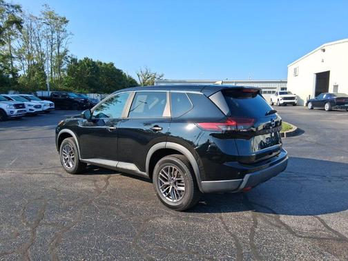 Super Black 2024 Nissan Rogue S