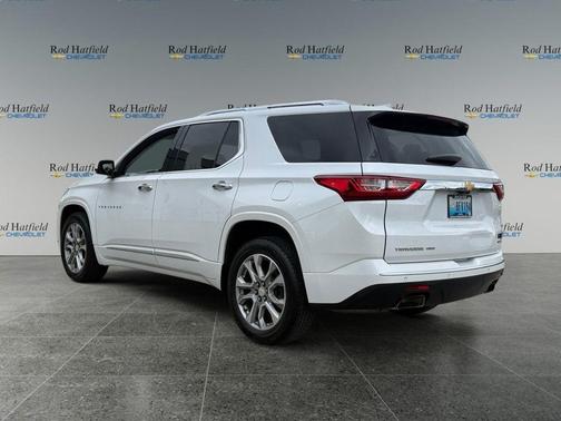 Iridescent Pearl Tricoat 2020 Chevrolet Traverse Premier