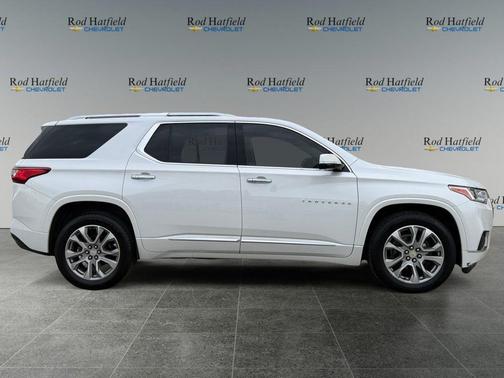 Iridescent Pearl Tricoat 2020 Chevrolet Traverse Premier