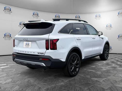 Glacial White Pearl 2022 Kia Sorento EX