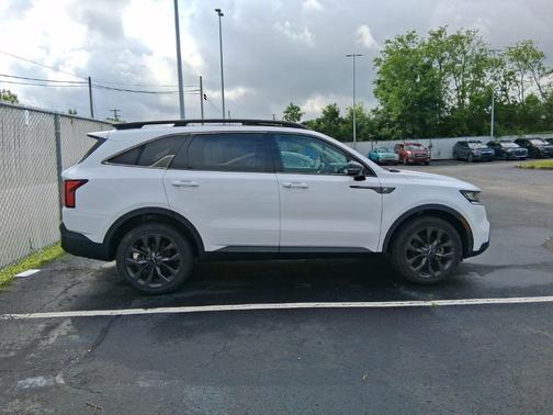 Glacial White Pearl 2022 Kia Sorento EX