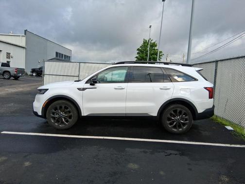 Glacial White Pearl 2022 Kia Sorento EX