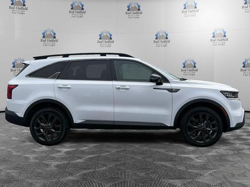 Glacial White Pearl 2022 Kia Sorento EX