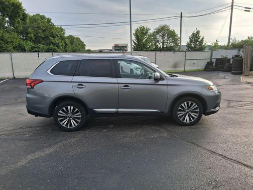 Alloy Silver Metallic 2020 Mitsubishi Outlander ES S-AWC