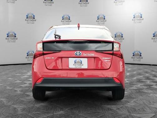 2022 Toyota Prius LE