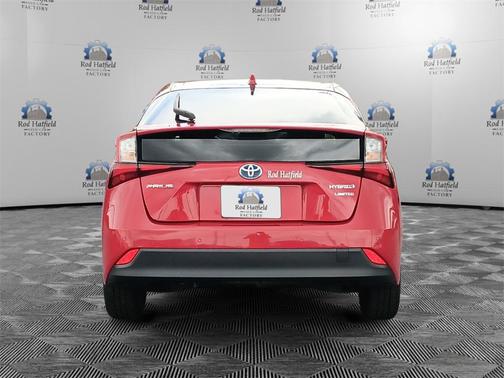 2022 Toyota Prius LE