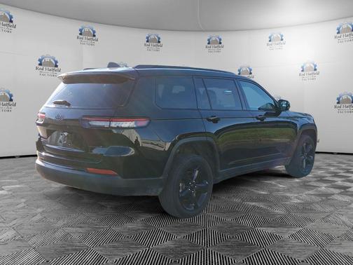 Diamond Black Crystal Pearlcoat 2024 Jeep Grand Cherokee L Altitude