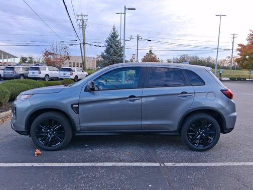 Mercury Gray Metallic 2026 Mitsubishi Outlander Sport 2.0 ES