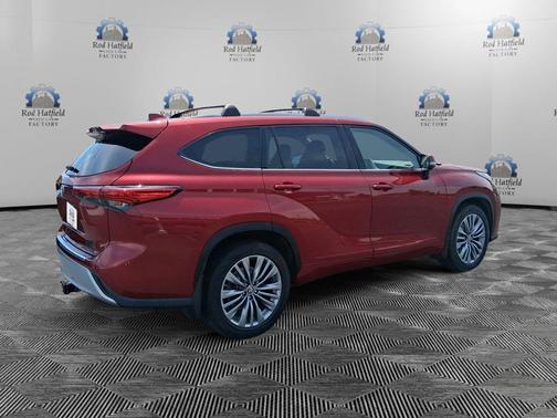 Ruby Flare Pearl 2021 Toyota Highlander Platinum