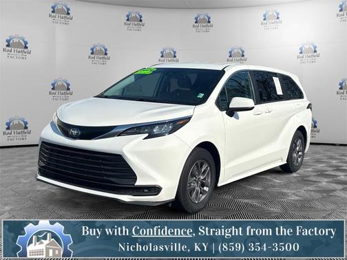 2024 Toyota Sienna LE