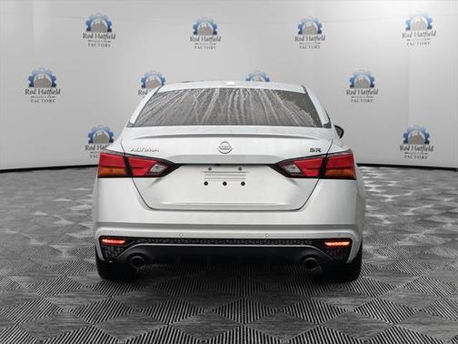 2022 Nissan Altima SR FWD