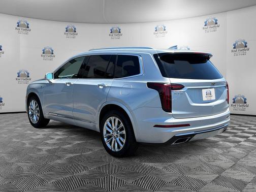 Radiant Silver Metallic 2020 Cadillac XT6 Premium Luxury FWD