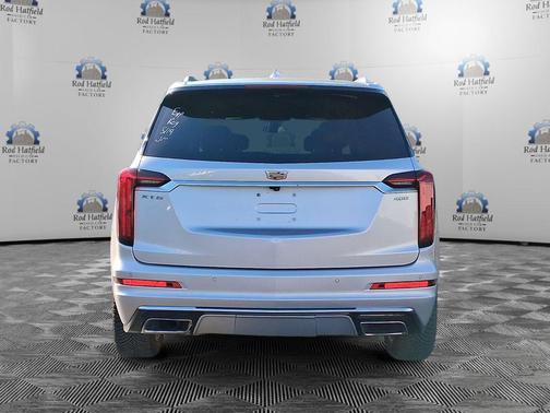 Radiant Silver Metallic 2020 Cadillac XT6 Premium Luxury FWD