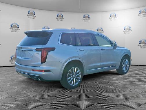 Radiant Silver Metallic 2020 Cadillac XT6 Premium Luxury FWD
