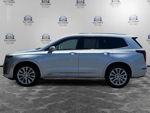 Radiant Silver Metallic 2020 Cadillac XT6 Premium Luxury FWD