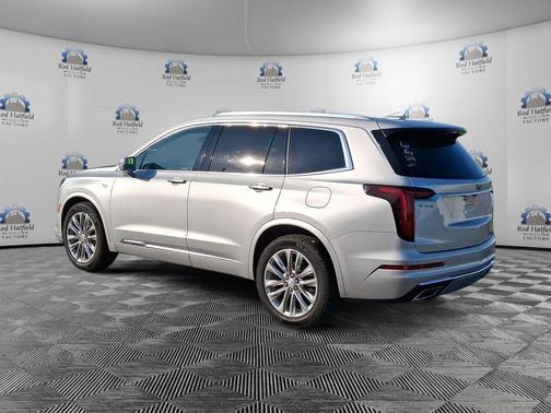 Radiant Silver Metallic 2020 Cadillac XT6 Premium Luxury FWD