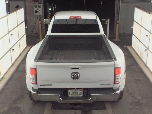 2021 RAM 3500 Big Horn Crew Cab 4x4 8' Box