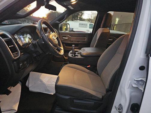 2021 RAM 3500 Big Horn Crew Cab 4x4 8' Box