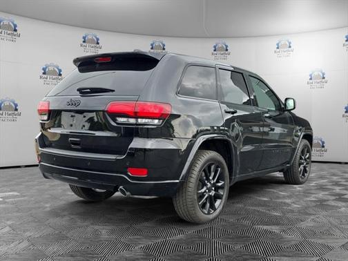 2022 Jeep Grand Cherokee Laredo