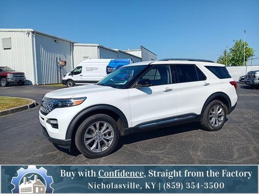 White Metallic 2022 Ford Explorer Limited