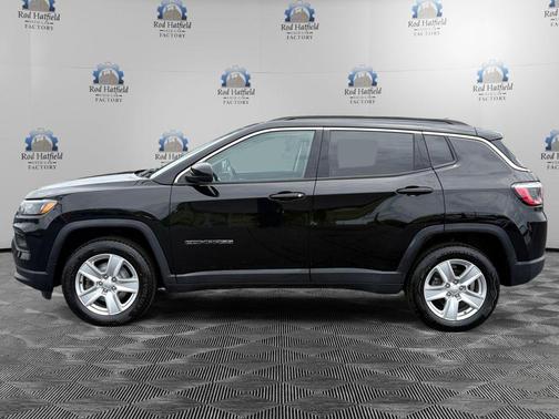 Diamond Black Crystal Pearlcoat 2022 Jeep Compass Latitude