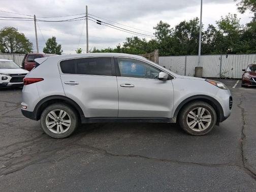 Sparkling Silver 2017 Kia Sportage LX