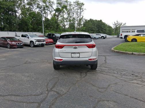 Sparkling Silver 2017 Kia Sportage LX