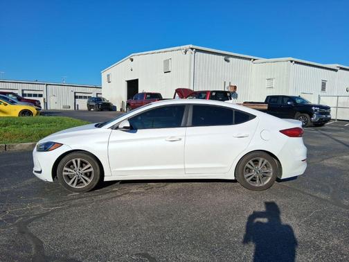 Quartz White Pearl 2018 Hyundai ELANTRA SEL