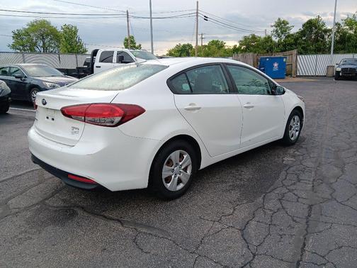 Snow White Pearl 2018 Kia Forte LX