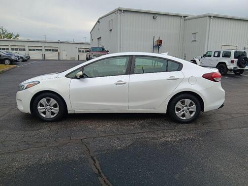 Snow White Pearl 2018 Kia Forte LX