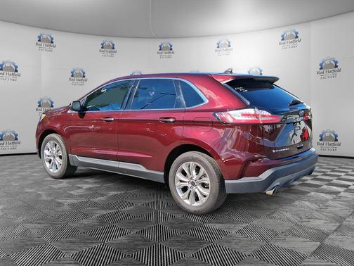 Burgundy Velvet Metallic Tinted Clearcoat 2024 Ford Edge Titanium