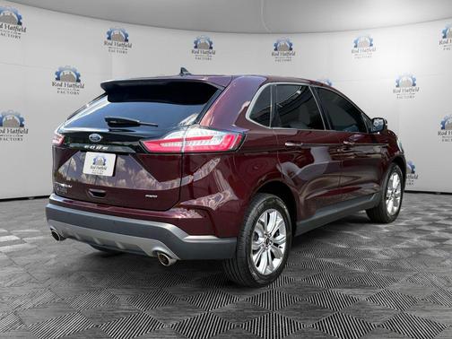 Burgundy Velvet Metallic Tinted Clearcoat 2024 Ford Edge Titanium