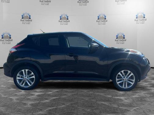 Black 2016 Nissan Juke SV