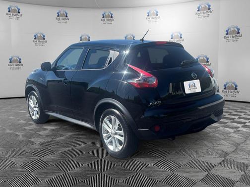 Black 2016 Nissan Juke SV