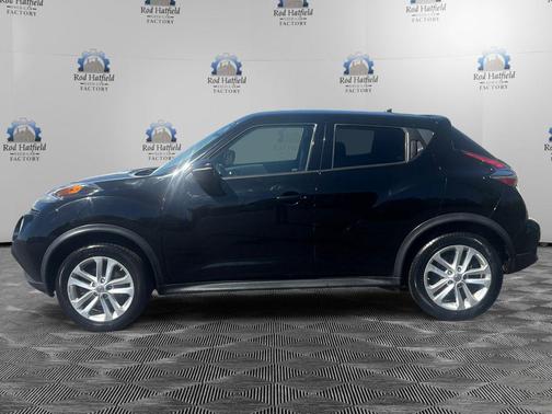 Black 2016 Nissan Juke SV