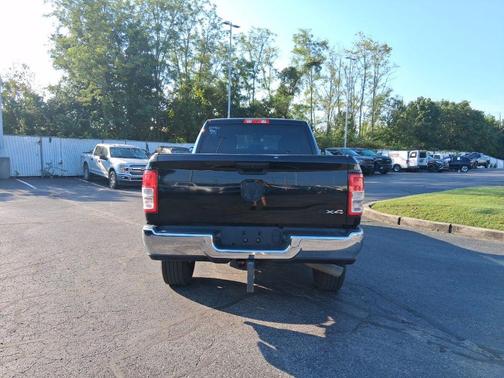 Diamond Black Crystal Pearlcoat 2021 RAM 2500 Big Horn Crew Cab 4x4 6'4' Box