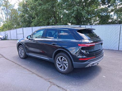 Infinite Black Metallic Clearcoat 2023 Lincoln Corsair Standard