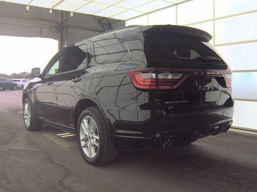 DB Black Crystal Clearcoat 2024 Dodge Durango GT Plus