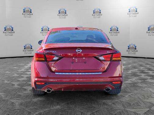 Scarlet 2023 Nissan Altima 2.5 SL