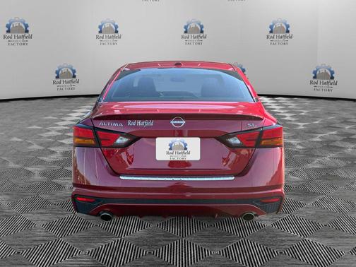 Scarlet 2023 Nissan Altima 2.5 SL