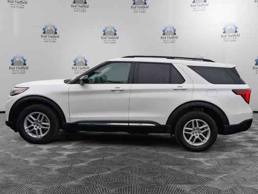 Star White Metallic Tri-Coat 2025 Ford Explorer Active