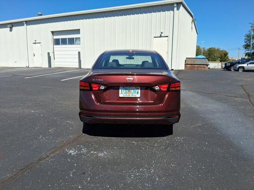 Garnet Pearl 2025 Nissan Altima 2.5 SV