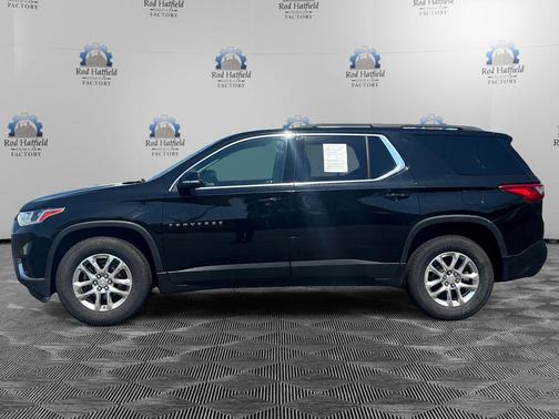 Mosaic Black Metallic 2021 Chevrolet Traverse LT Cloth