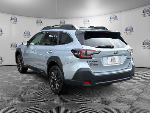 Ice Silver Metallic 2025 Subaru Outback Onyx Edition