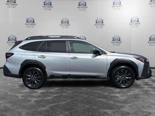 Ice Silver Metallic 2025 Subaru Outback Onyx Edition